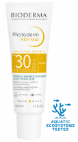 BENEFICIOS Garantiza una protección muy alta frente a los rayos UVA/UVB. Mejora la calidad del sebo y previene la aparición de imperfecciones (patente Fluidactiv™). Aporta un efecto matificante de larga duración. AKN Mat SPF 30: Crema solar con efecto matificante de doble acción: máxima fotoprotección y prevención de las imperfecciones cutáneas.